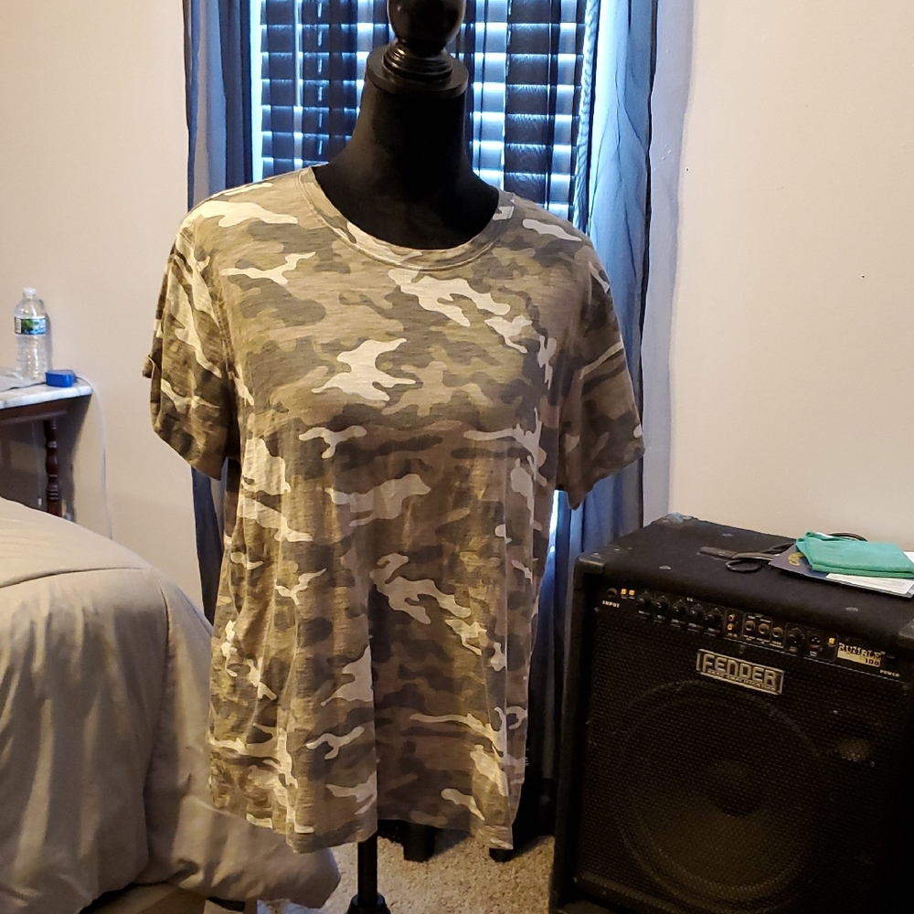 💥5/$50 Gap Camo T Shirt